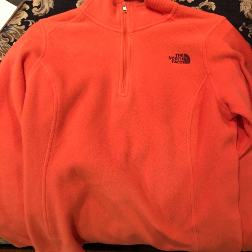 North face pull over